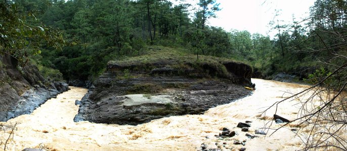 river photo